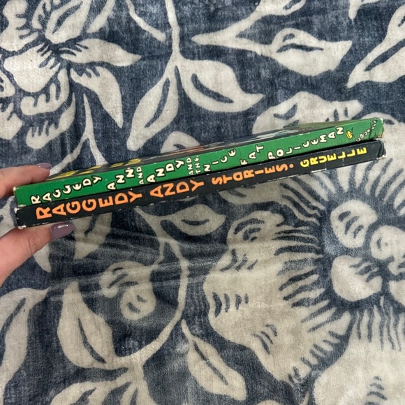 Raggedy Andy Stories and Raggedy Ann and Andy Book Set - Picture 3 of 6